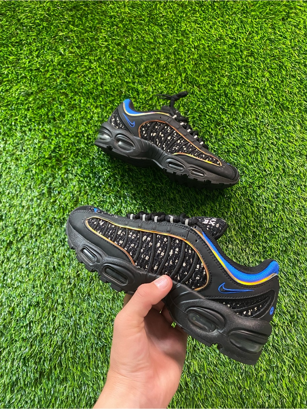 Supreme x Nike Air Max Tailwind 4
'Black Cobalt'  Worn once! Size 8.5